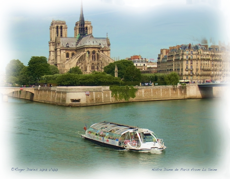 Notre Dame de Paris from La Seine.